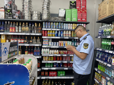 蘆山縣市場(chǎng)監(jiān)督管理局 筑牢農(nóng)村食品安全防線，持續(xù)開展食品經(jīng)營(yíng)檢查工作